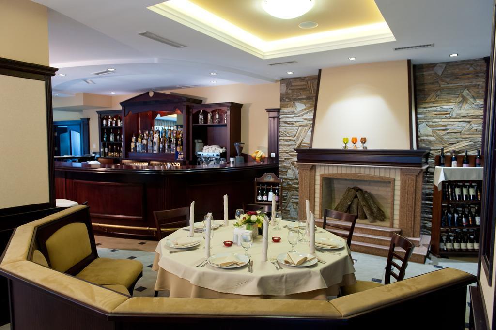 Hotel Astrea Hisarya Buitenkant foto