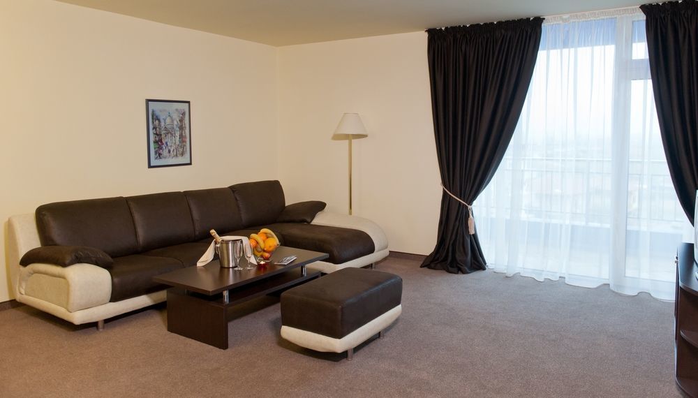 Hotel Astrea Hisarya Buitenkant foto