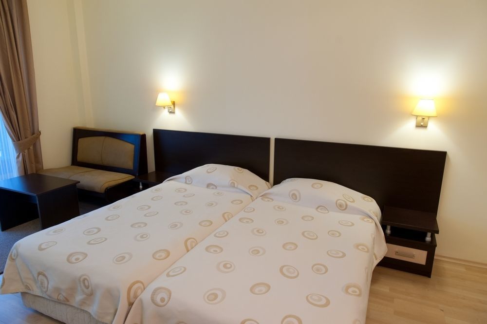 Hotel Astrea Hisarya Buitenkant foto